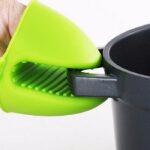 Pair_of_Silicone_Oven_Heat_Insulated_Finger_Gloves_-_Green_3.jpg